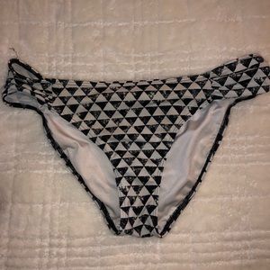 Pattern bathing suit bottoms
